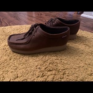 Women’s Beeswax Leather Clark’s Wallabees